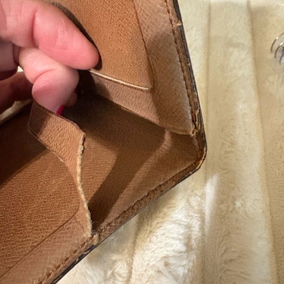 SOLD UNLISTED. 
Louis Vuitton Tan Leather Card Holder - Picture 2 of 4